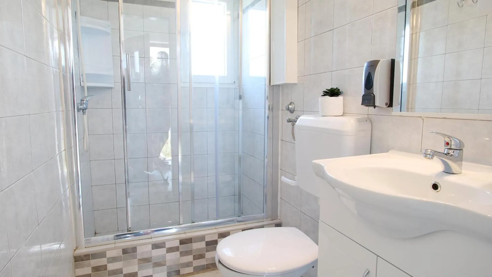 Villa Grace Felice For 8 People With Private Pool & Only 2 Km From The Beach Near Fazana Valbandon