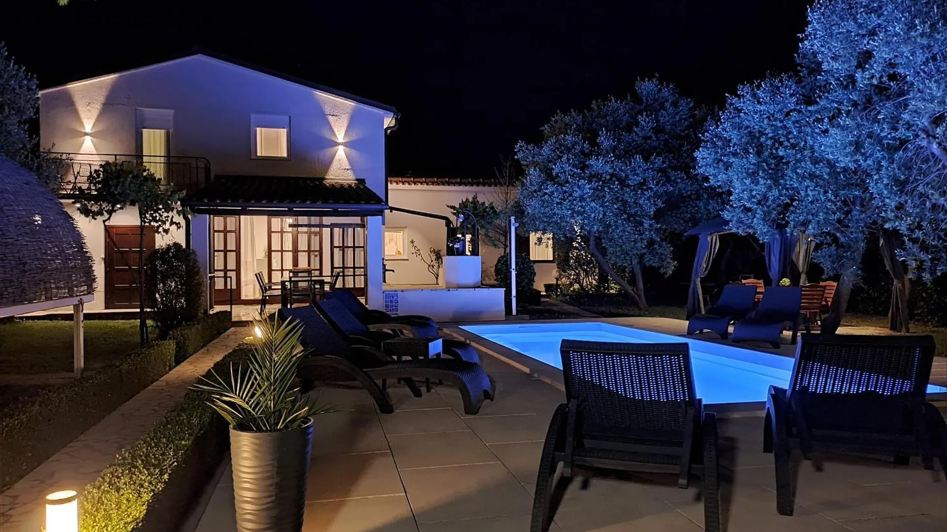 Villa Grace Felice For 8 People With Private Pool & Only 2 Km From The Beach Near Fazana Valbandon